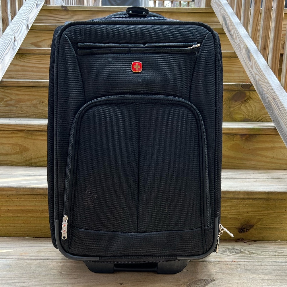 Swiss Gear Carry On Suit Case